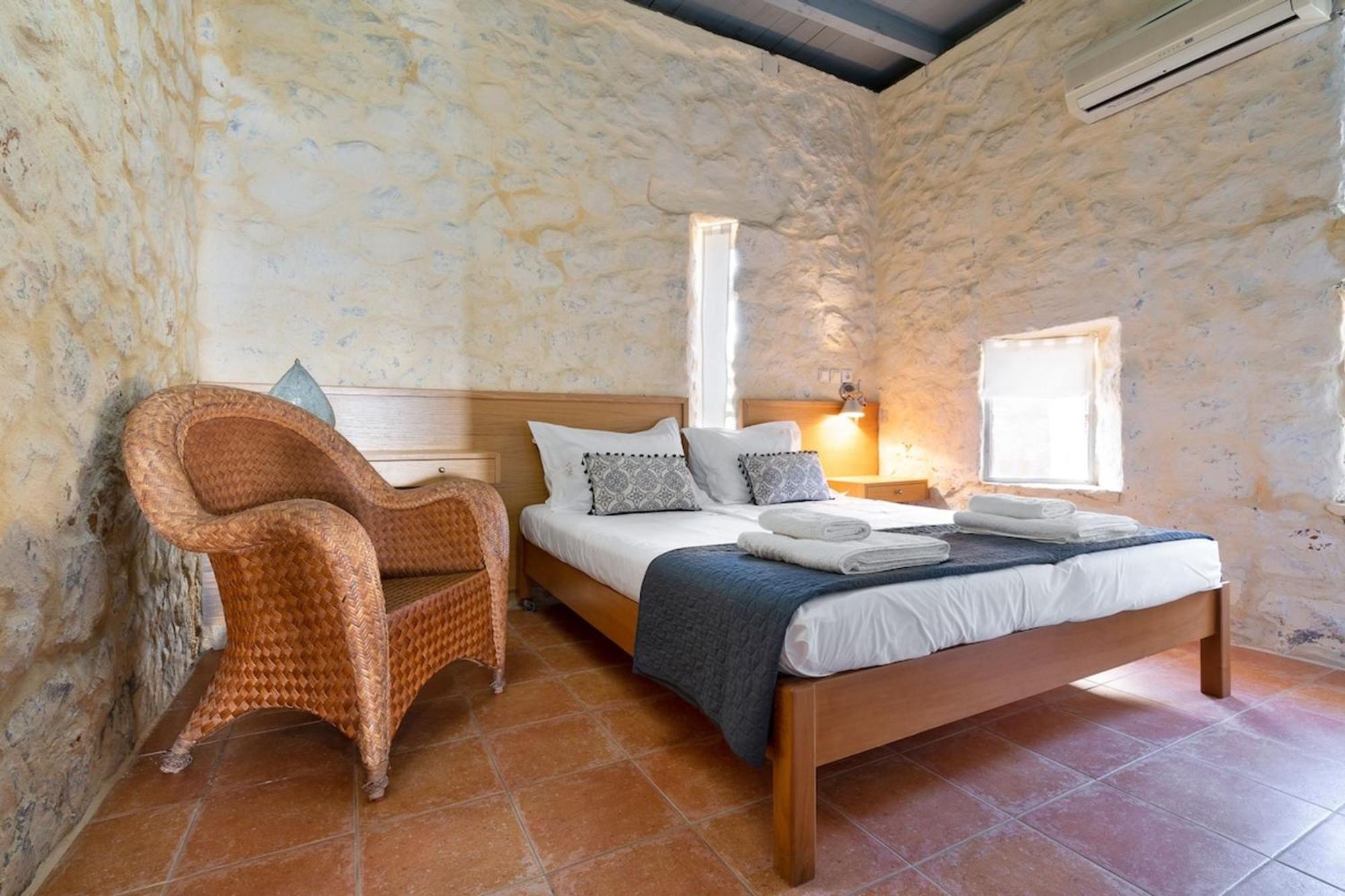 Villa Mediterranea, With Heated Pool Livadia  Dış mekan fotoğraf