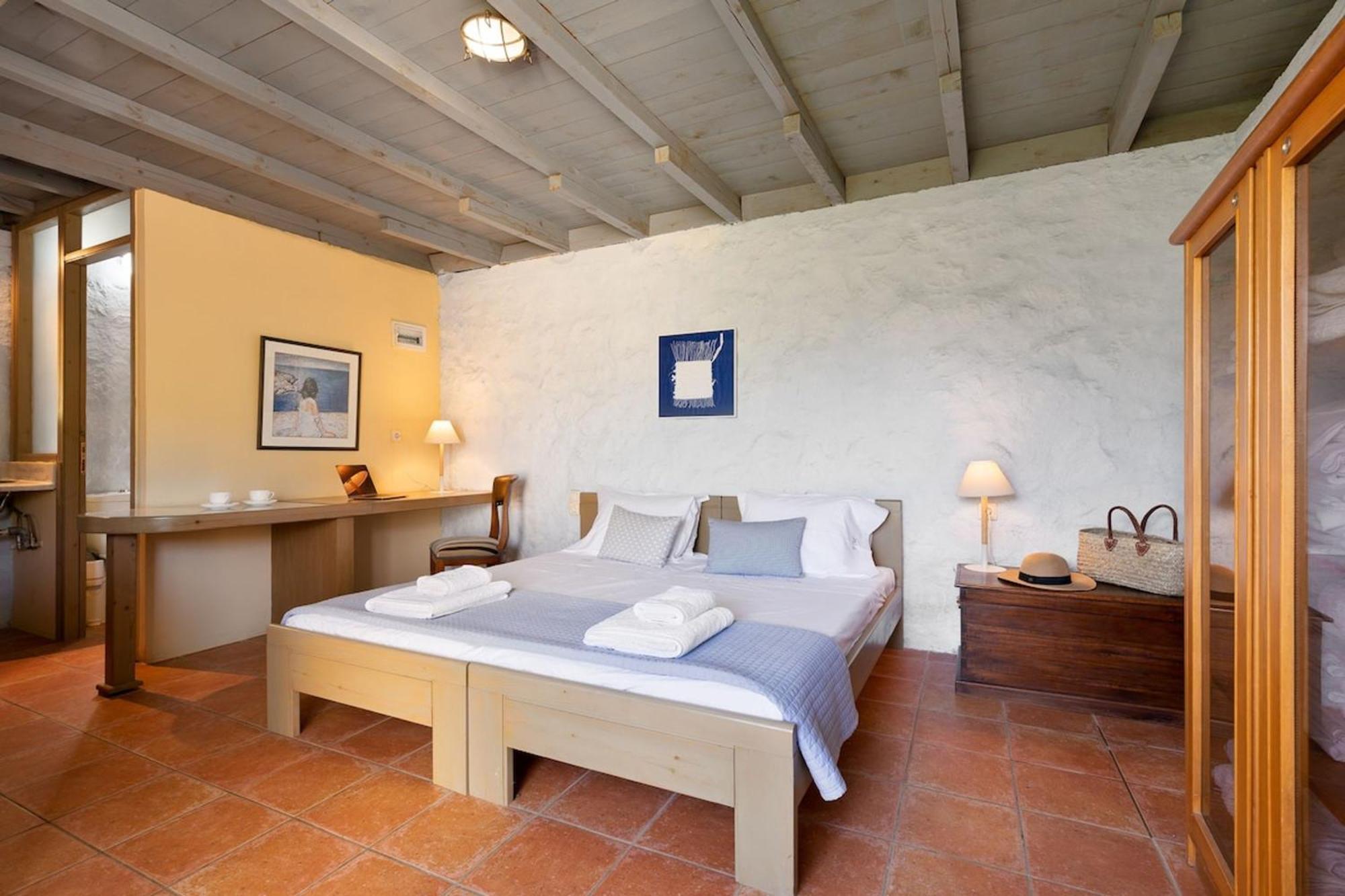Villa Mediterranea, With Heated Pool Livadia  Dış mekan fotoğraf