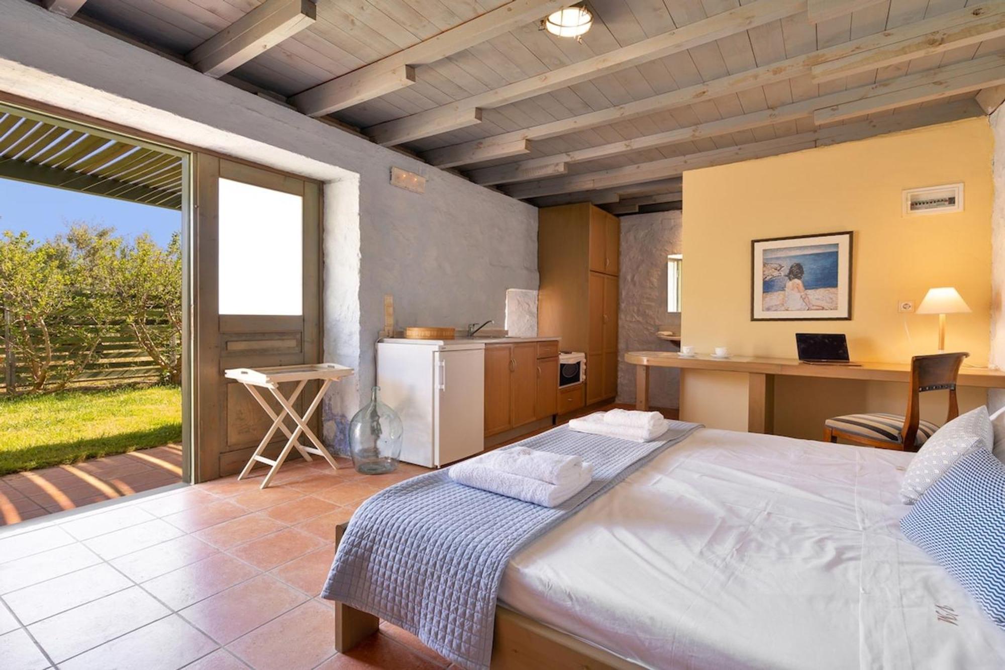Villa Mediterranea, With Heated Pool Livadia  Dış mekan fotoğraf